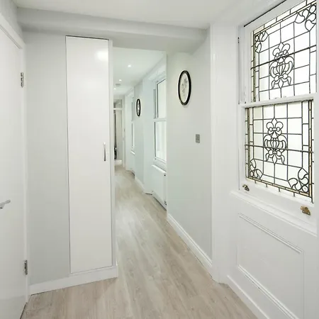 Tranquil Trio Bedrooms London Exterior photo