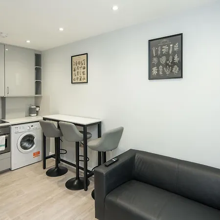 Tranquil Trio Bedrooms London Exterior photo